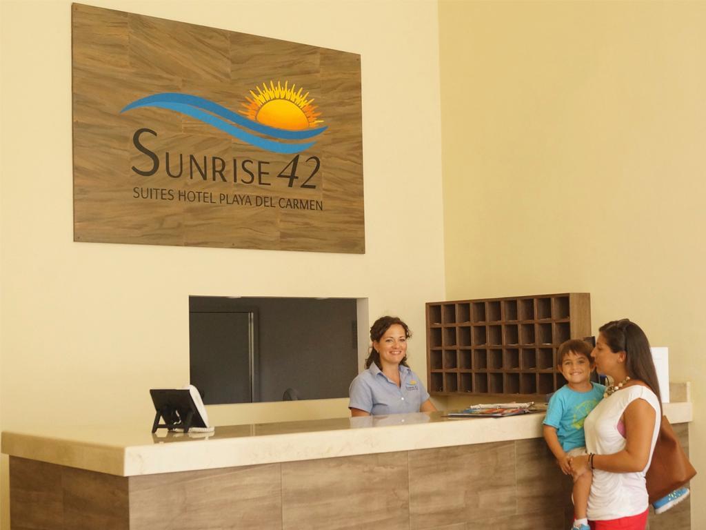Sunrise 42 Suites Hotel Playa del Carmen Exteriör bild