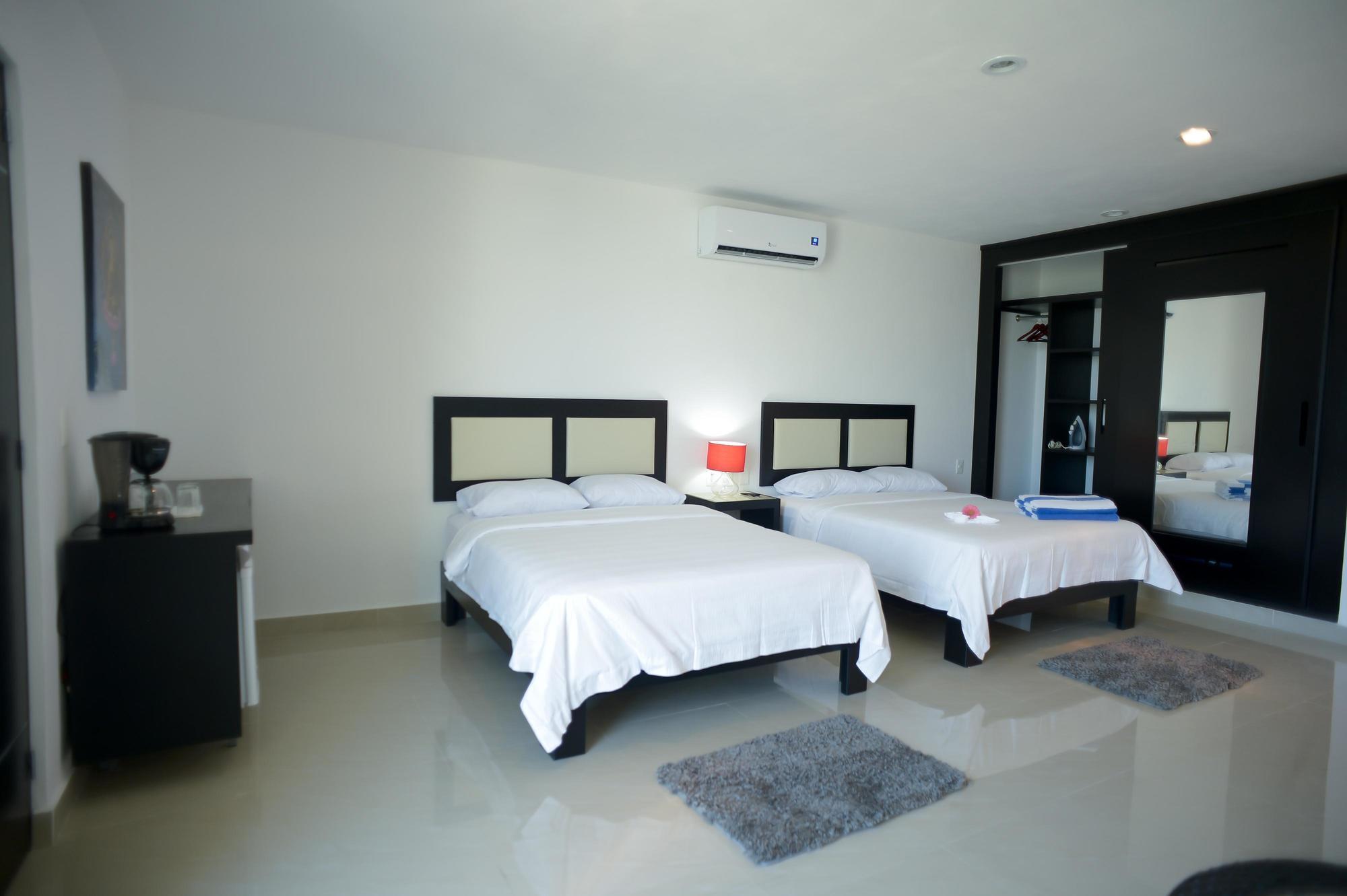 Sunrise 42 Suites Hotel Playa del Carmen Exteriör bild